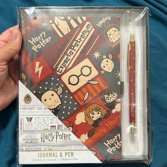 Harry Potter gift set . Pen & Paper Notebook. - Picture 1 of 2